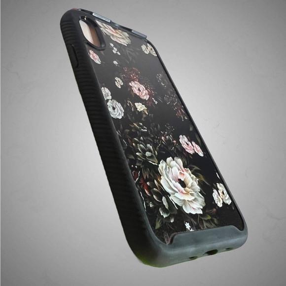 iPhone XS Max Black Floral Case - Picture 5 of 16